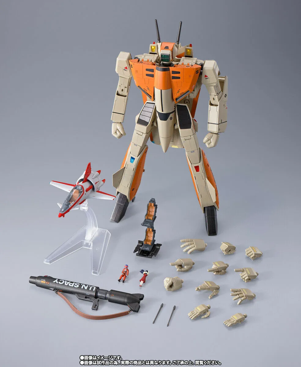 DX Chogokin Macross 1/48 Scale VF-1D Valkyrie & Fan Racer