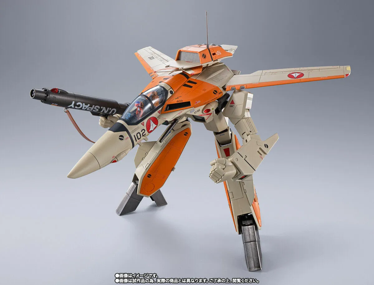 DX Chogokin Macross 1/48 Scale VF-1D Valkyrie & Fan Racer