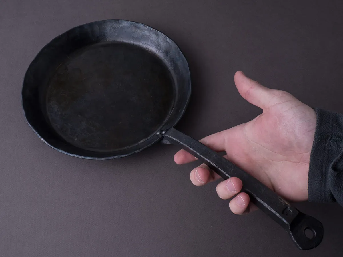 Kanatoko - Wrought Iron Frying Pan - Shallow - 180mm Bottom Diameter