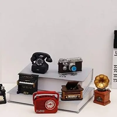 Retro Mini Figurines (Set Of 7)